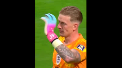 PICKFORD ASUSTADO PIDE PAUSA DE HIDRATACION