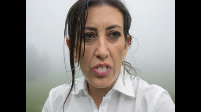 Femme atteinte de trouble du comportement ,