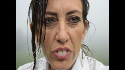 Femme atteinte de trouble du comportement