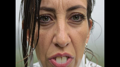 Femme atteinte de trouble du comportement