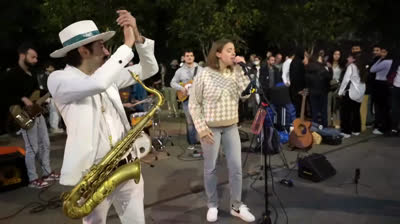[saxo & lyrics] Dance Monkey – Tones and I – 2019 (by Daniele Vitale & Allie Sherlock)